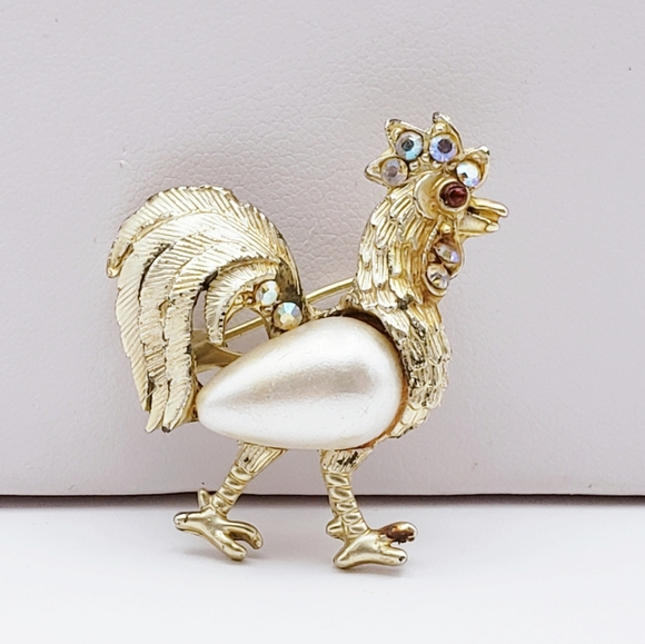 Rooster Brooch with Rhinestones and Pearl Body Gold Tone - Picture 5 of 5